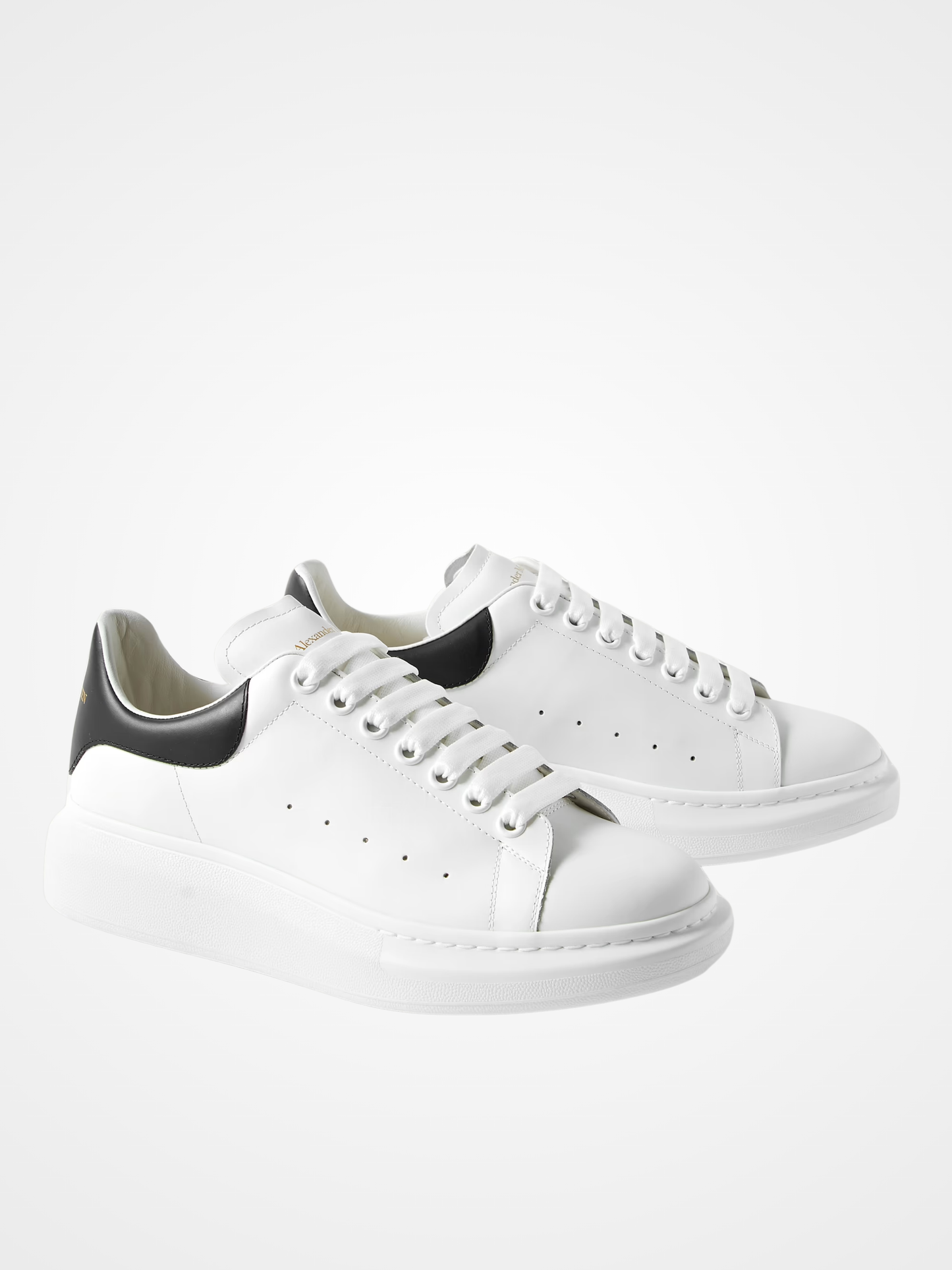 Men's Oversized Sneaker in White/black