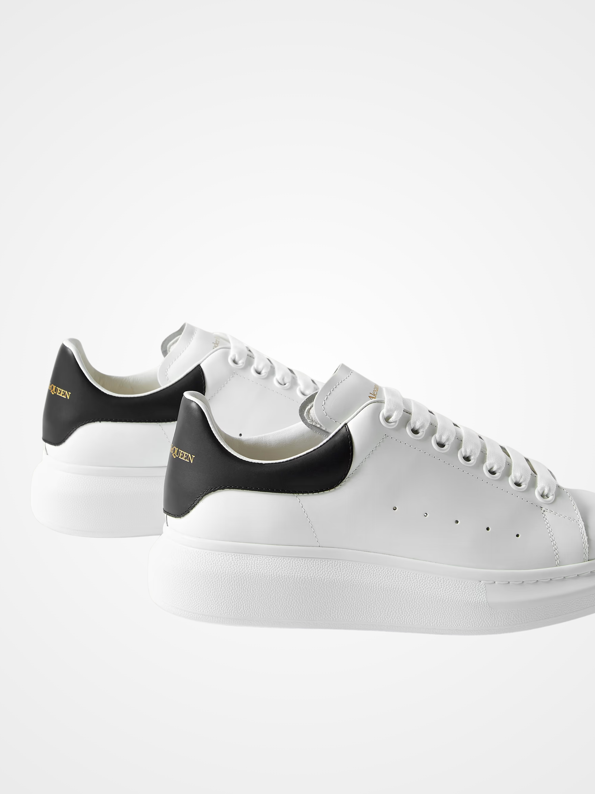 Men's Oversized Sneaker in White/black